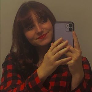 Meet your Posher, Adriana